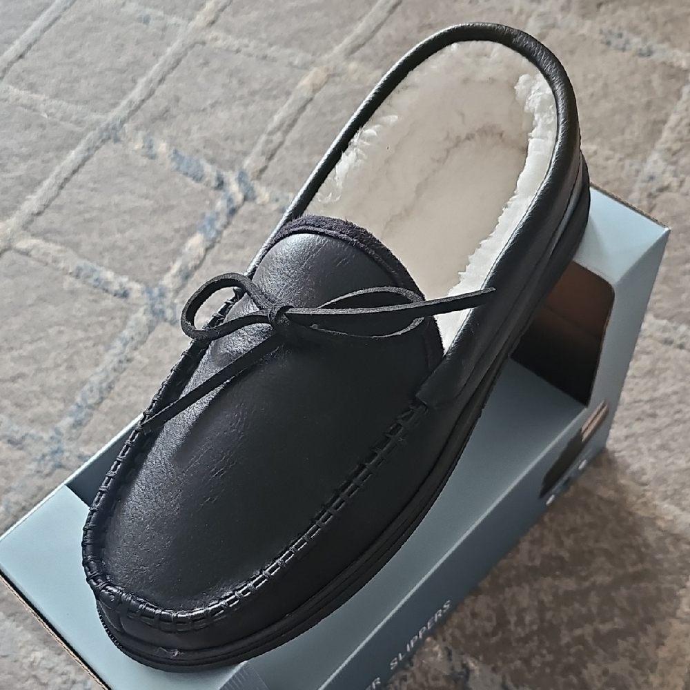 Men's Black Faux Leather Slippers Size Large (10-11)